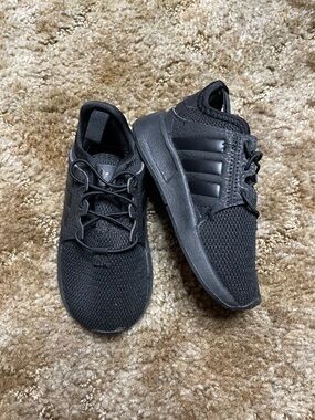 Adidas Black Youth Kids Tennis Shoe Size 6